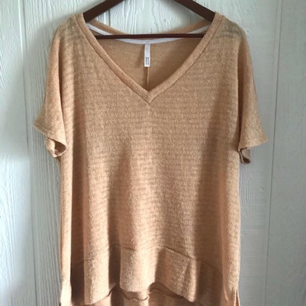 NATIVE PEOPLE WHEAT COLORED V NECK TUNIC SIZE L